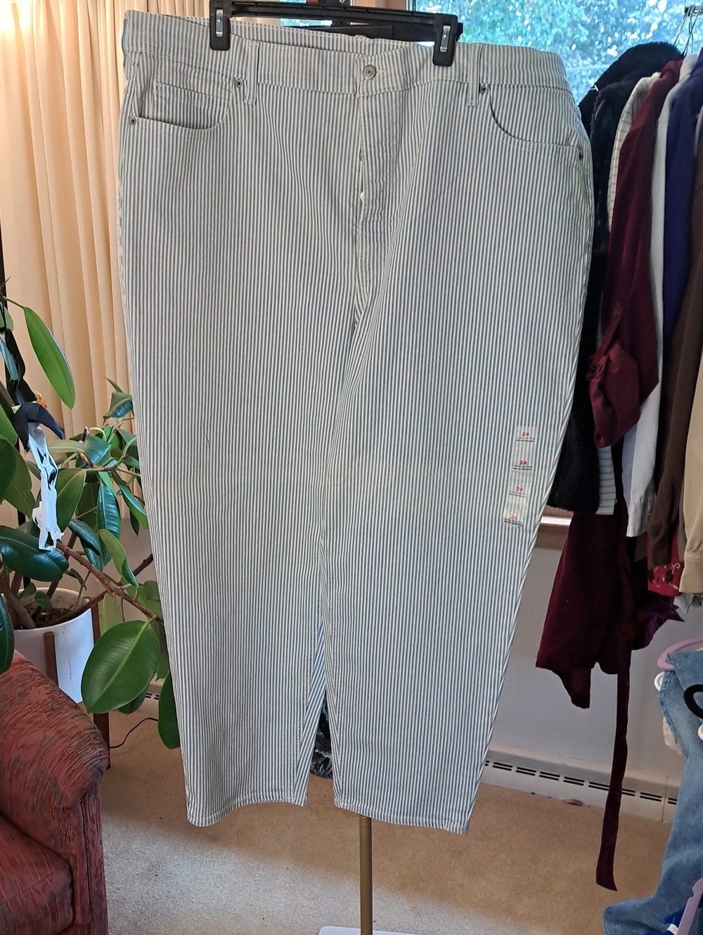 Old Navy Blue and White Striped Pants Size24 Inseam 28